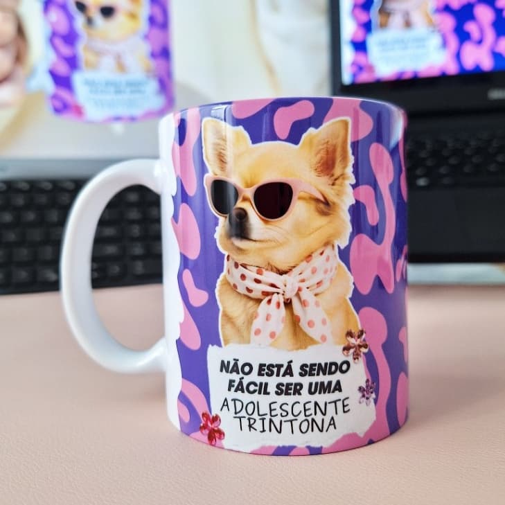 Caneca Adolescente Trintona 325ml – Presente Engraçado para Mulher 30 Anos | Porcelana ou Plástico Premium