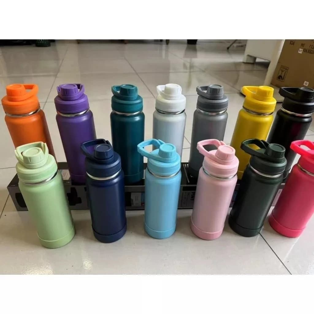 Garrafa térmica 600 + capa protetora de silicone SEM LOGO
