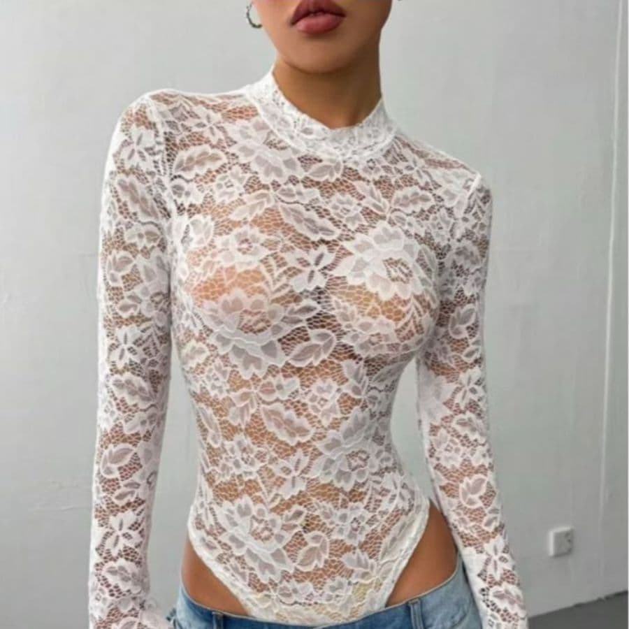BODY PRETO DE RENDA MANGA LONGA | ELEGÂNCIA E SENSUALIDADE NA MEDIDA CERTA