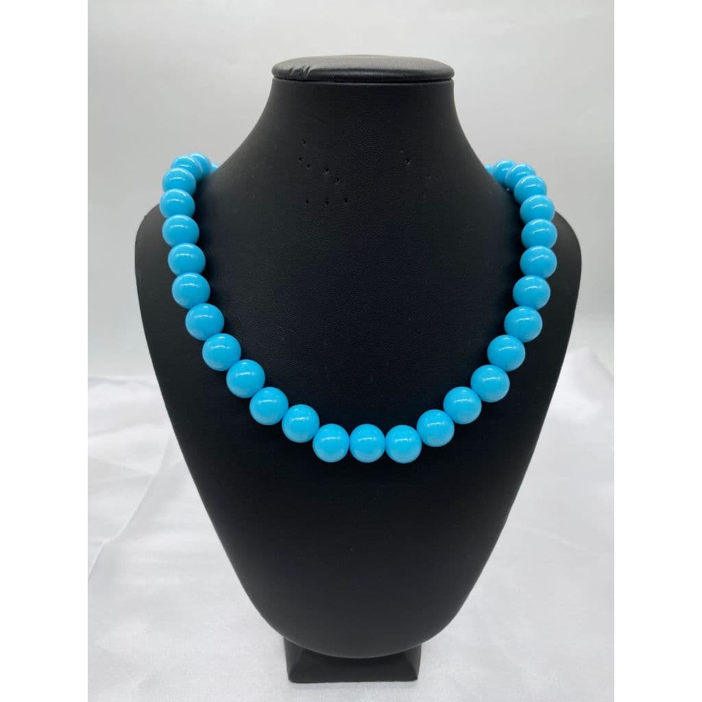 Colar de Bolas – Elegância que Nunca Sai de Moda
