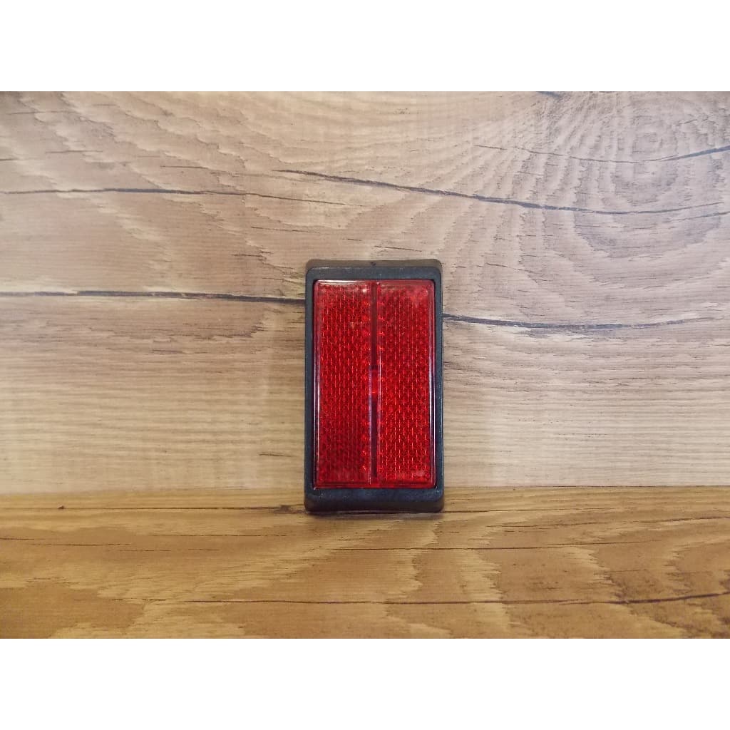 Refletor do paralama traseiro para bicicletas antigas - MODELO PARAFUSADO - novo de estoque antigo
