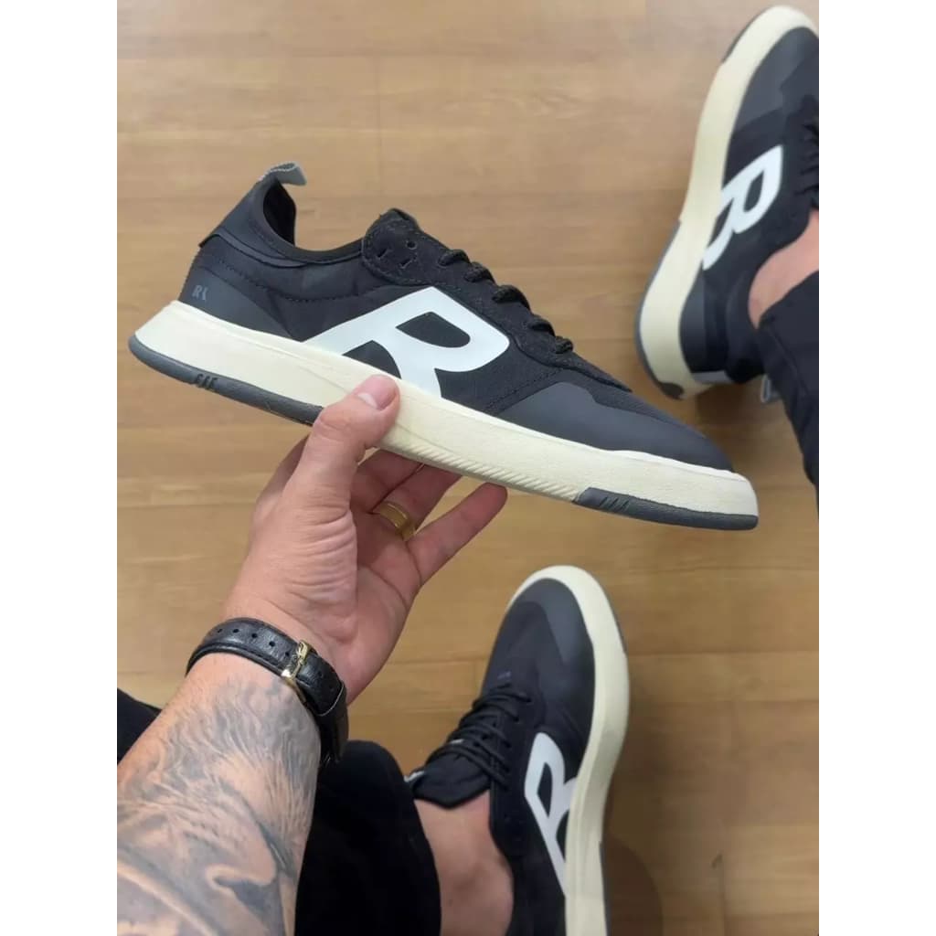 Tênis Casual Multicolor com Cabedal Respirável