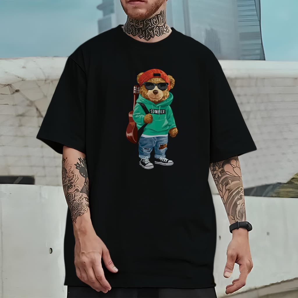Camiseta Oversized Unissex Plus Size com Estampa Modelo: "Ursinho com Violão" - Lançamento 2026