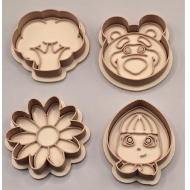 kit 4 cortadores de biscoito Masha e o Urso com puxador