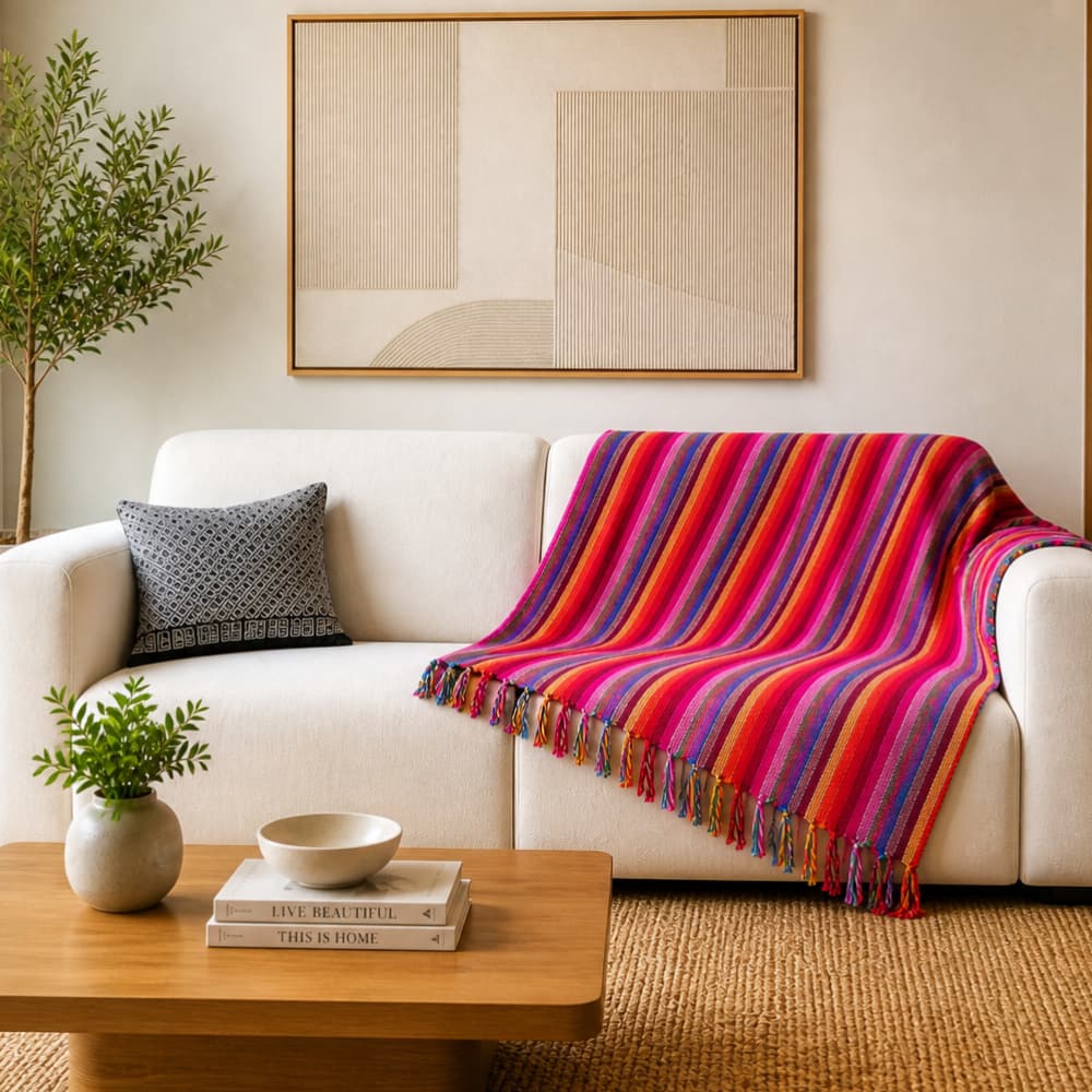 Manta para Sofá Tipo Capa Encorpada Trama Fechada com Franja, Acabamento Premium, Toque Macio, Protege e Decora a Sala