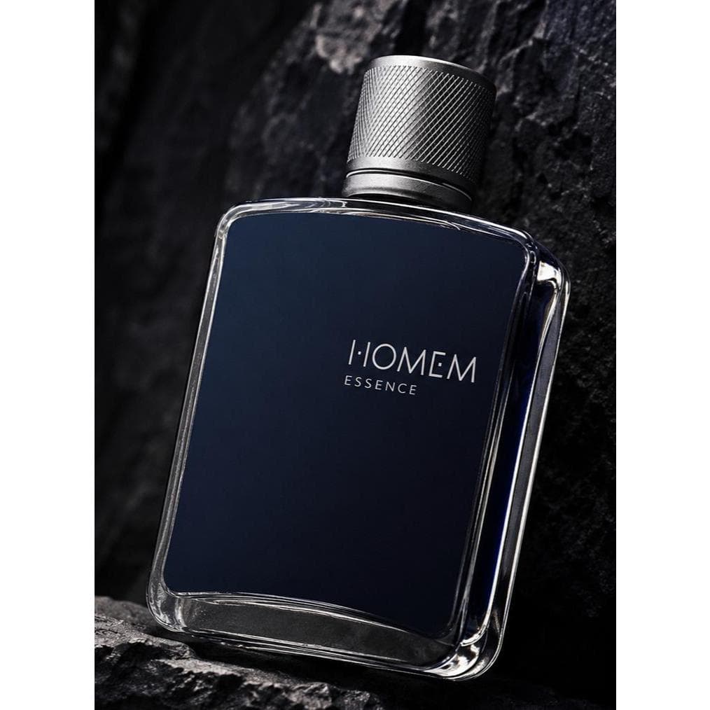 Homem Essence: A mistura perfeita entre o frescor marcante e a força da madeira.
