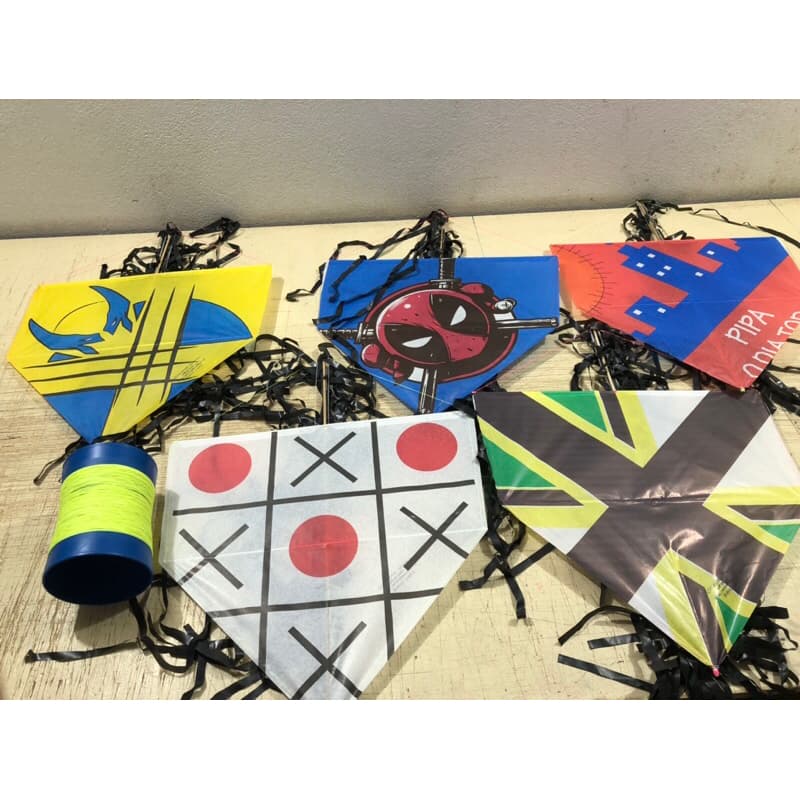 Kit 5 Pipas Caçulas com Rabiola + 1 Cone de Linha 100 Jardas