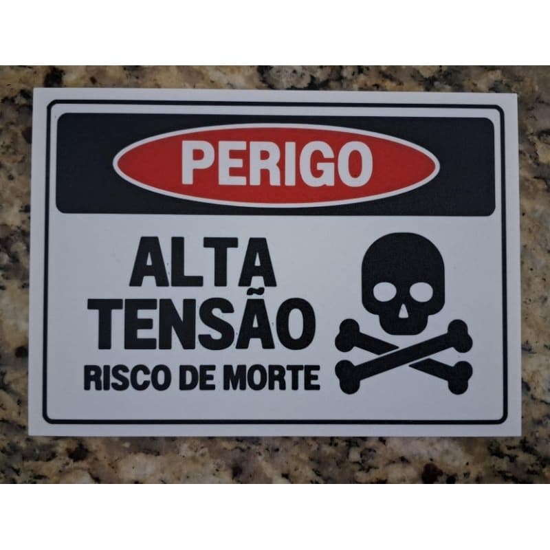 Placa Decorativa Perigo Alta Tensão Caveira 3D PETG 15x21cm Resistente | Segurança Oficina Garagem Área de Risco