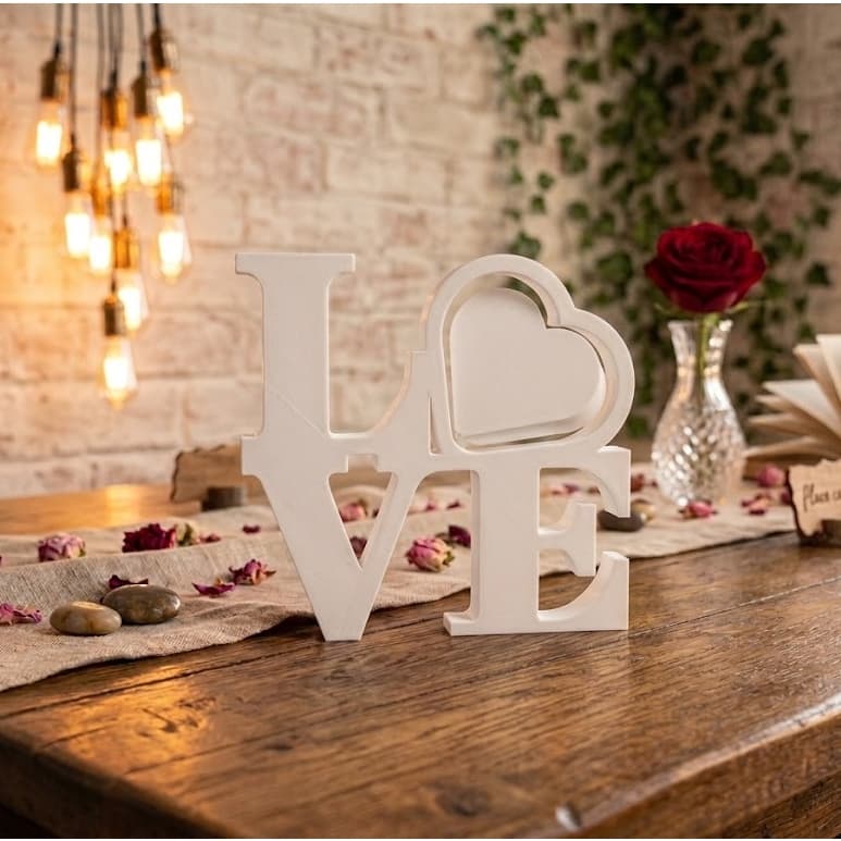 Letreiro Decorativo LOVE com Coração Dia dos Namorados