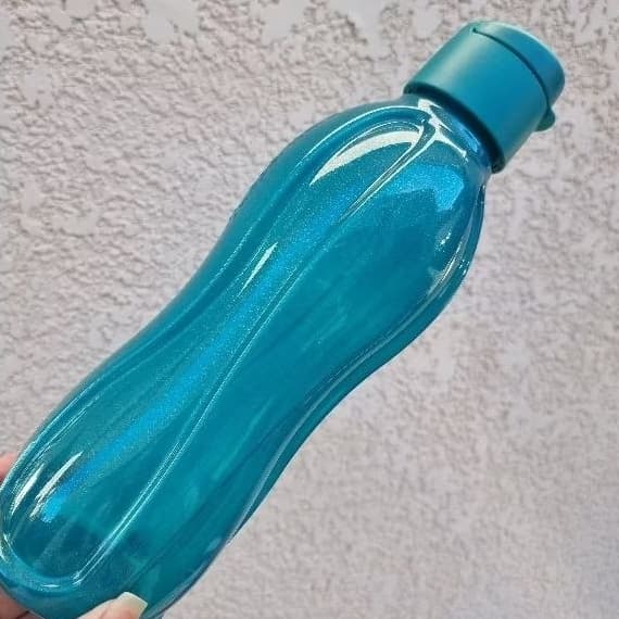 Garrafa de água 1L verde com gliter - Tupperware Original/Eco Tupper Original