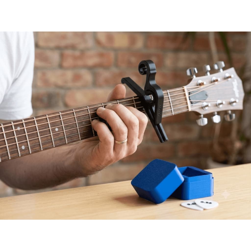 kit braçadeira capotraste + caixa porta palhetas+ 5 palhetas violão guitarra Ukulele cavaquinho PRESENTE IDEAL