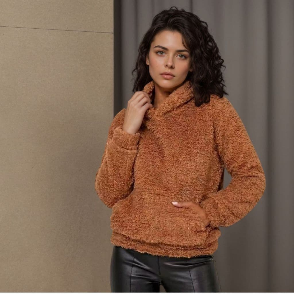 Blusa Teddy  Sherpa Feminina com Capuz Pelúcia Quentinha e Estilosa Com Bolso