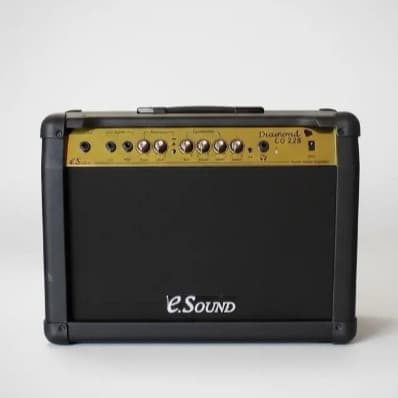 Cubo Amplificador Guitarra Diamond CG 228 60W RMS Falante 2x8 Pol Bivolt 110/220V Preto