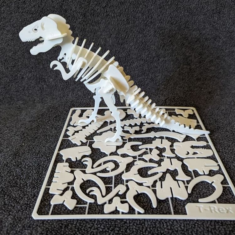 Kit Quebra-Cabeça 3D  T-Rex  -Brinquedo Educativo BRILHA NO ESCURO fotoluminescente