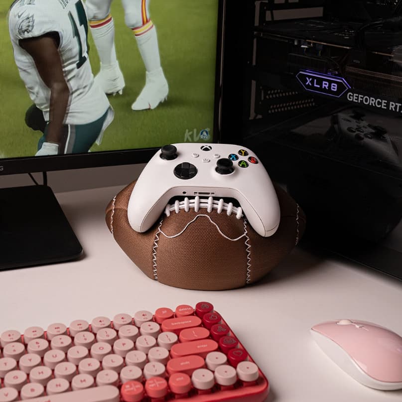 Suporte para Controle em Formato de Bola de Futebol Americano – Impressão 3D Decorativa – STLFlix
