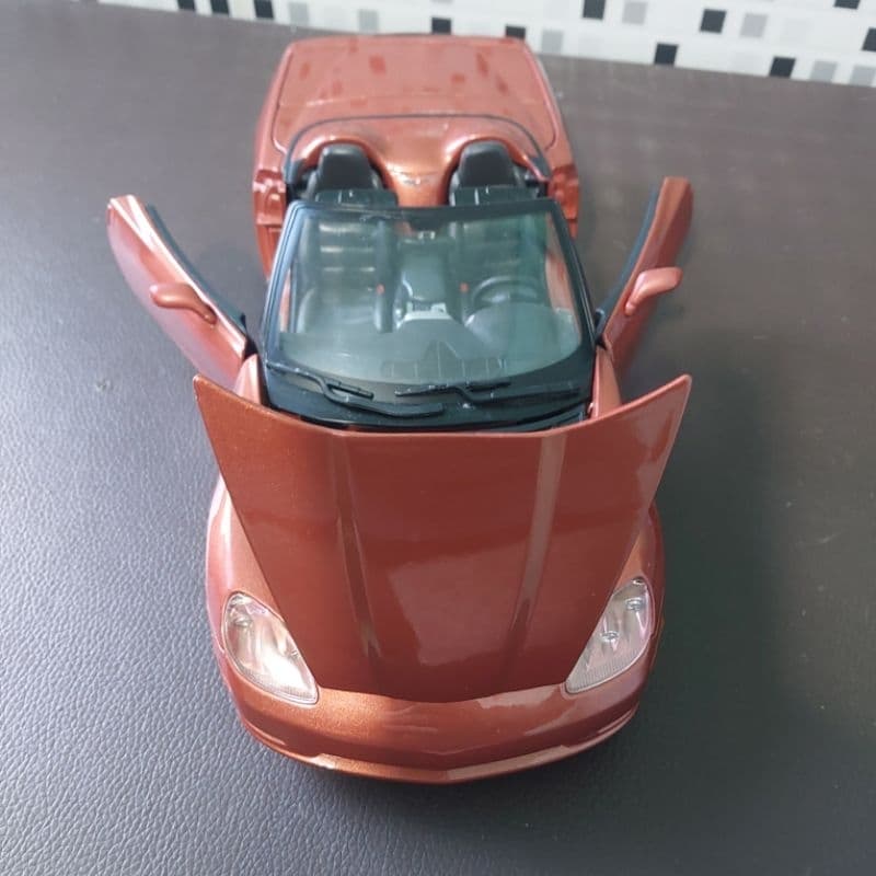 Chevrolet corvette 2005 maisto escala 1/18