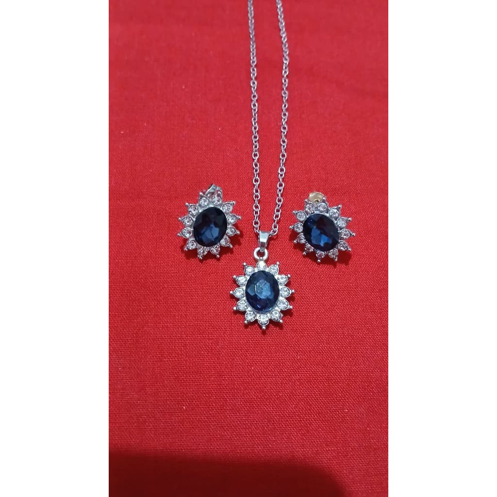 Conjunto Semijoia Azul Bic Oval Cravejado Prata Cristal Luxo