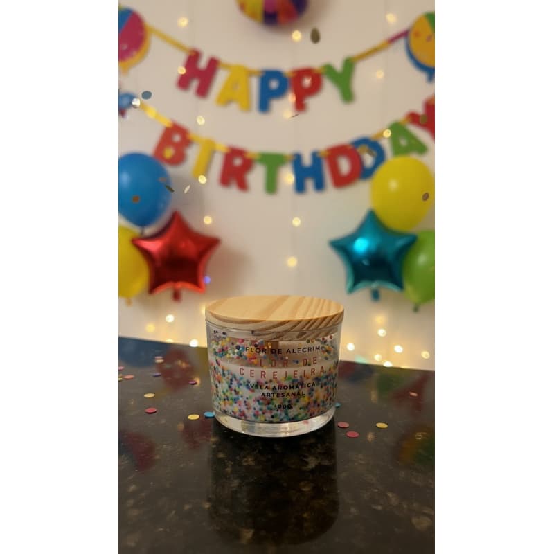 Vela Perfumada de  Aniversário - Cerejeira | 150g