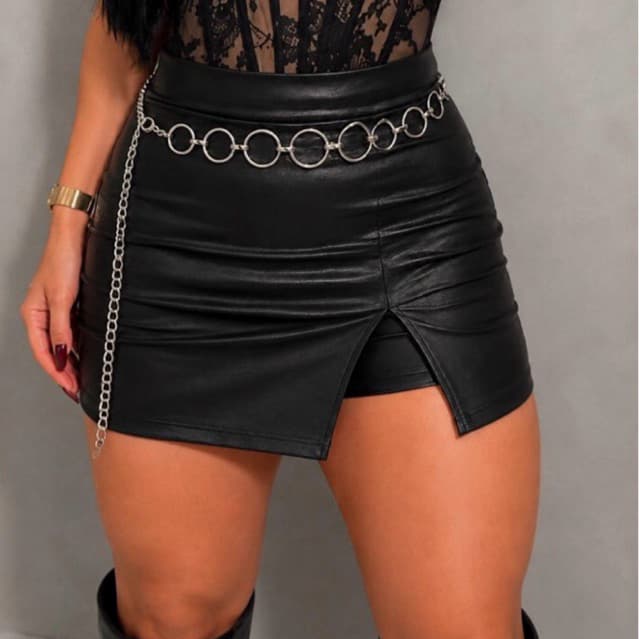 Short Saia Preta Curta Feminino Couro fake Premium Cintura Alta com Fenda Frontal  Modelo Justo Elegante