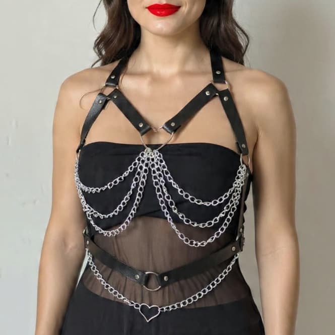 Busto Katarina Acessório com correntes e coração fashion