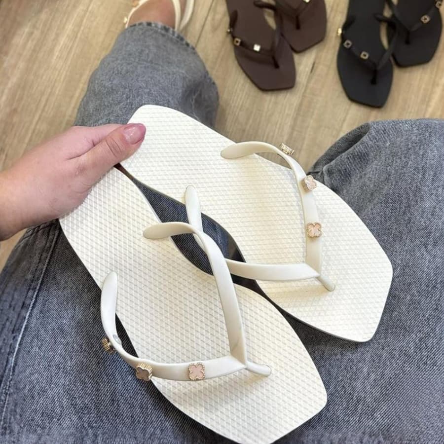 Chinelo Feminino Verão Confortável Trevo Pingente Pedrinha Macio Promoção 34 ao 39