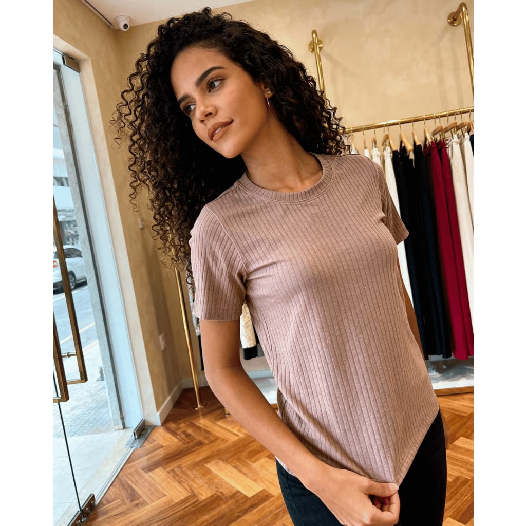 Camiseta Canelada Blusa T-shirt Feminina Coleção Serena Leve Confortável - Várias Cores