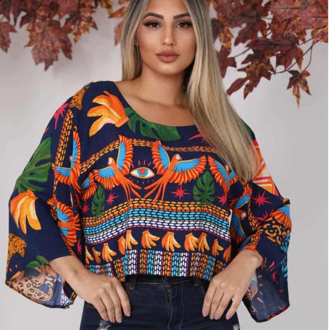Blusa Cropped De Manga Flare  3/4 Feminina