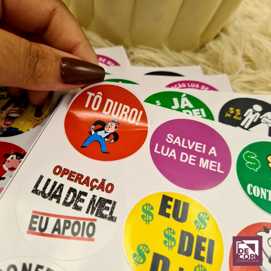 Kit 120 Adesivos Hora da Gravata Noivo Casamento Lua de Mel 4cm Divertidos Engraçado Festa Casamento