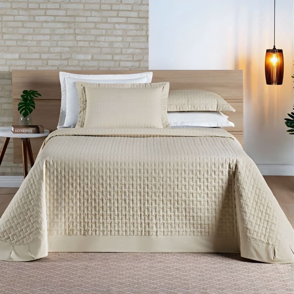 Cobre Leito Casal Madri 200 Fios e Porta Travesseiro 100% Algodão Luxo Conforto e Sofisticação para seu Quarto
