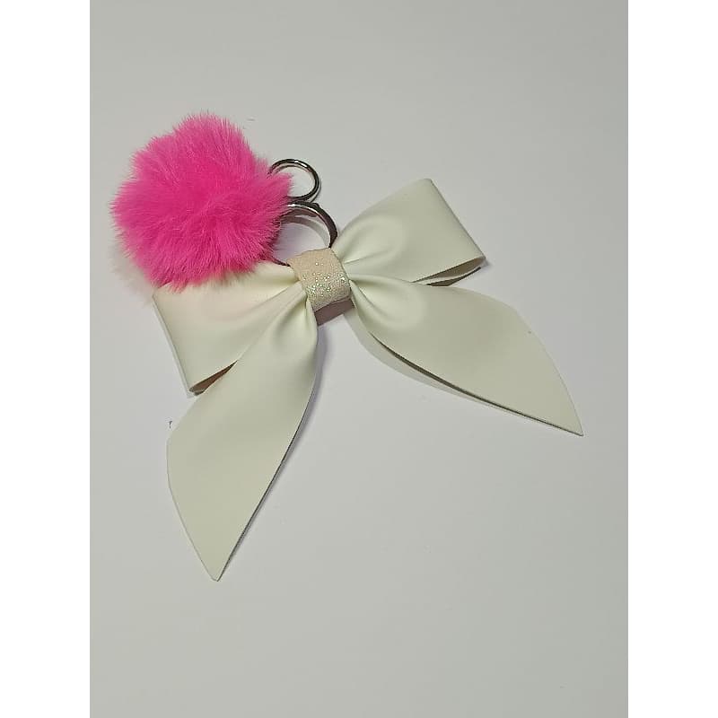 Chaveiro Laço com Pompom Estilo Virgínia – Elegante e Delicado