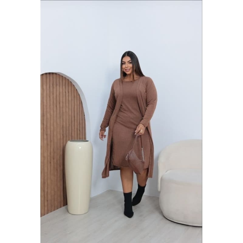 Vestido Feminino com Cardigan Plus Size > Conforto e Elegância em um Só Look.