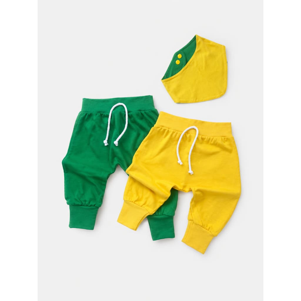 kit com 2 calças em malha 100% algodão, cores copa, unisex ganha babador duplo