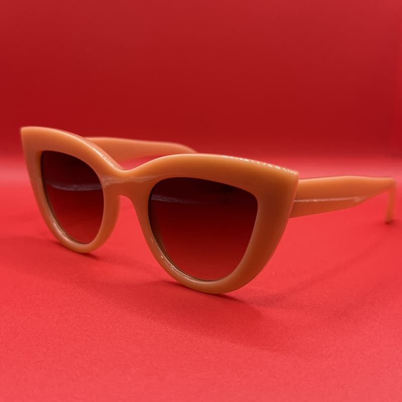Óculos de Sol Feminino Gatinho Nude UV400 Lente Degradê Retrô Elegante Leve e Confortável