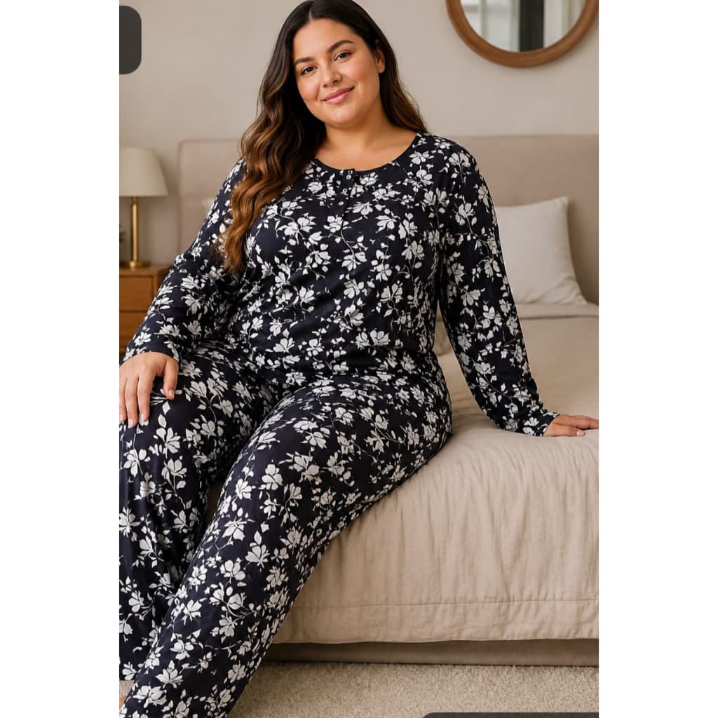 Pijama feminino manga longa com botões(amamentação)estampas variadas.