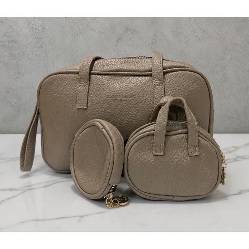 Kit 3 Bolsas Necessaire Femininas com Alça Regulável Transversal Média Grande Pequena de Couro Sintético e Alça de Mão