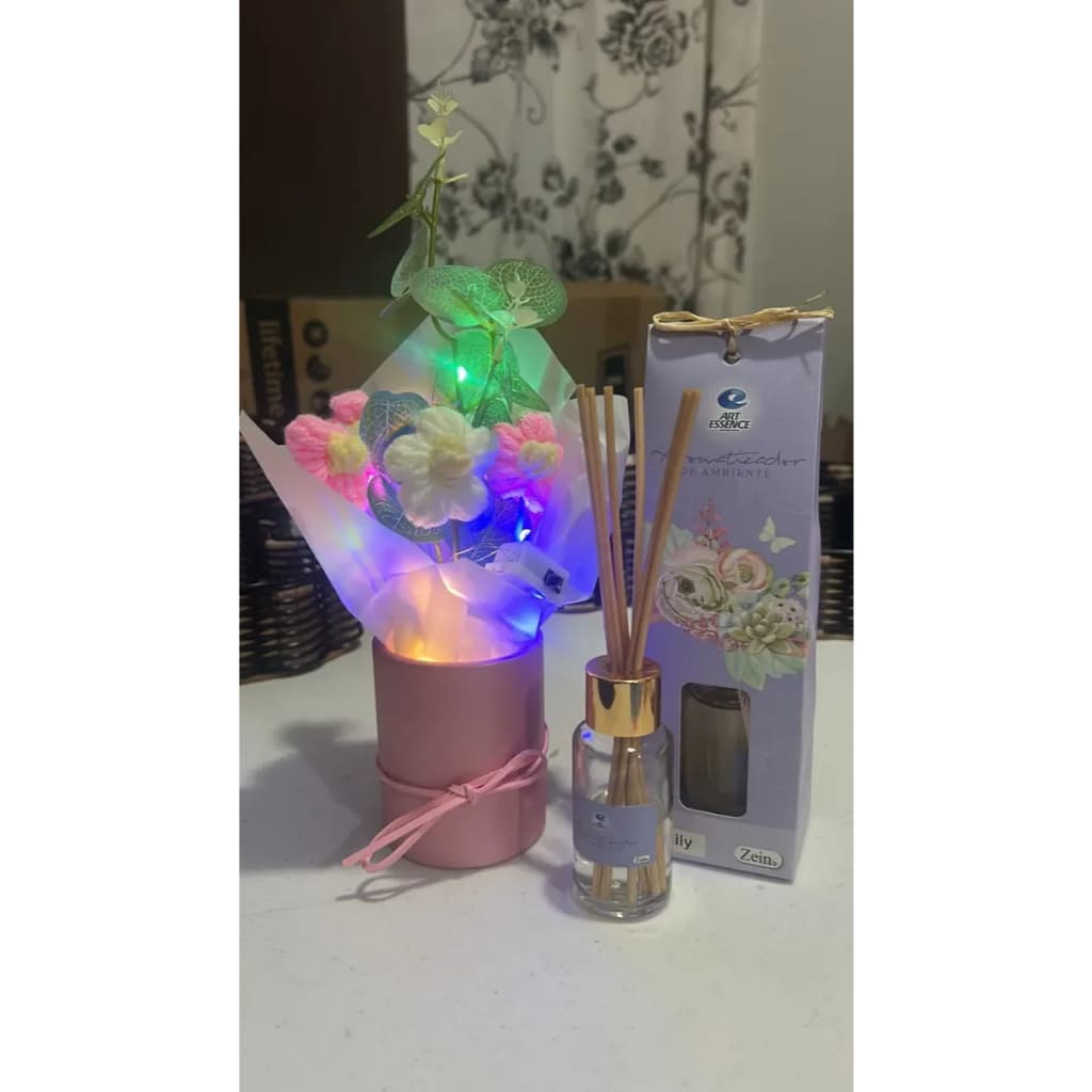 Kit Presente Luminaria de Rosas de Crochê com Led + Aromatizador de Ambientes