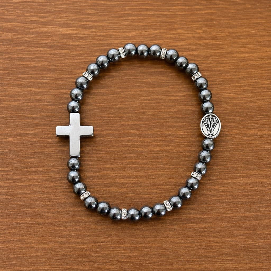 Pulseira Feminina Hematita Natural Nossa Senhora e Cruz ideal para presente uso diário moderna e delicada