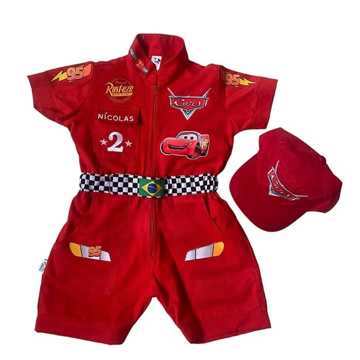 Macaquito Fantasia Infantil Piloto tipo Carros McQueen Personalizada Nome e Idade c/ Boné