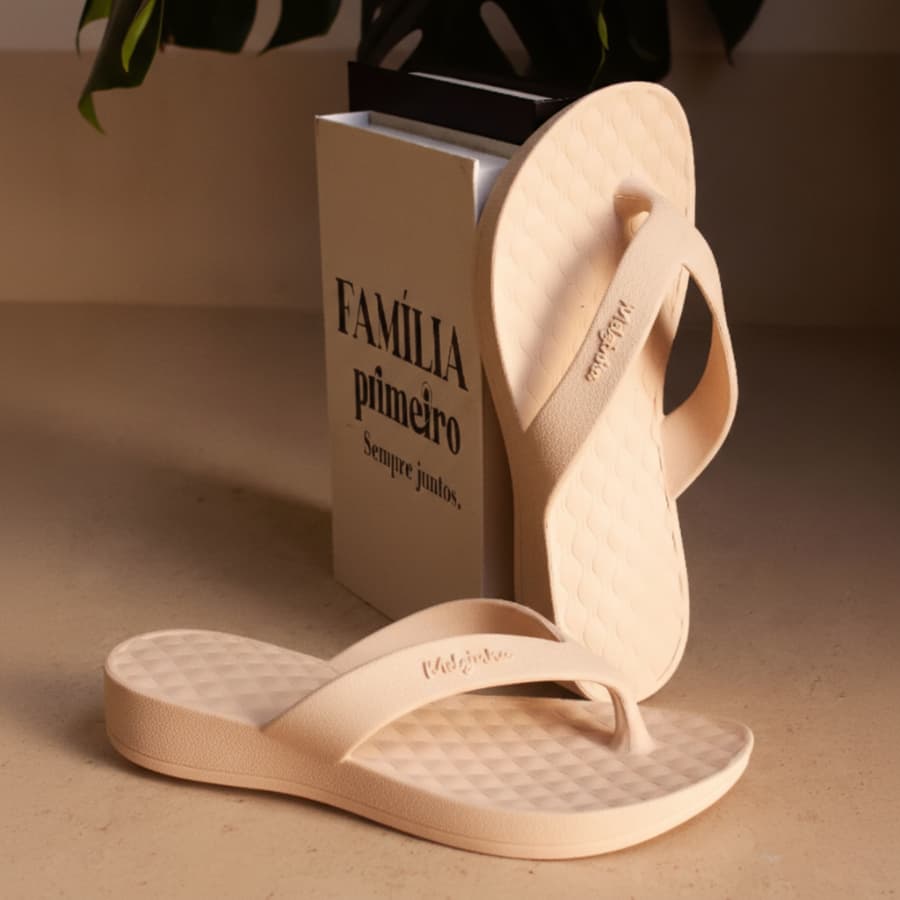 Chinelo Feminino Ortopédico Massageador com Solado Macio e Relaxante