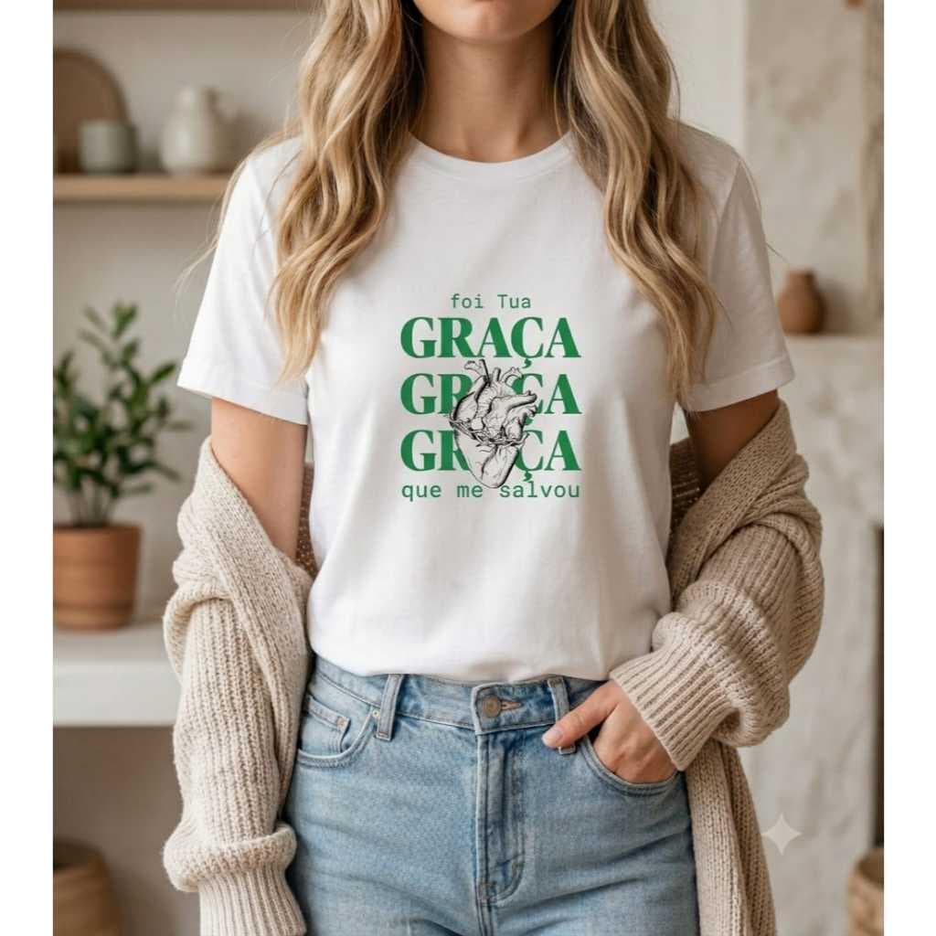Camiseta Cristã Feminina Foi Tua Graça Que Me Salvou Rosa Estampa Moderna Fé Delicada Luxo
