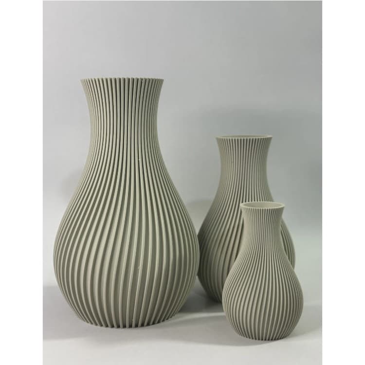 ✨ Kit de Vasos Decorativos Canelados  Transforme qualquer ambiente com este elegante conjunto de vasos decorativos
