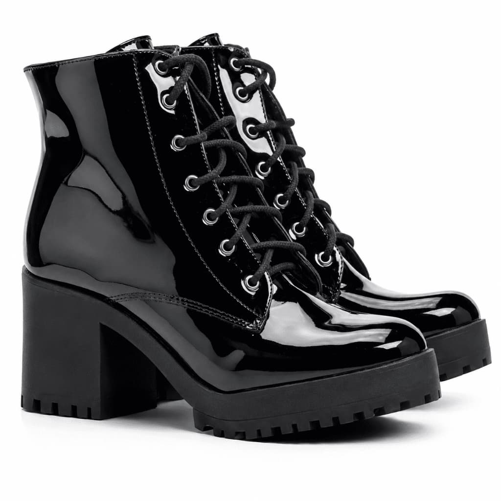 Bota Feminina Tratorada Salto Verniz Preto