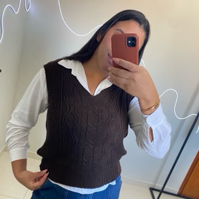 Colete Tricot Feminino Detalhes em trança Blusinha Decote V