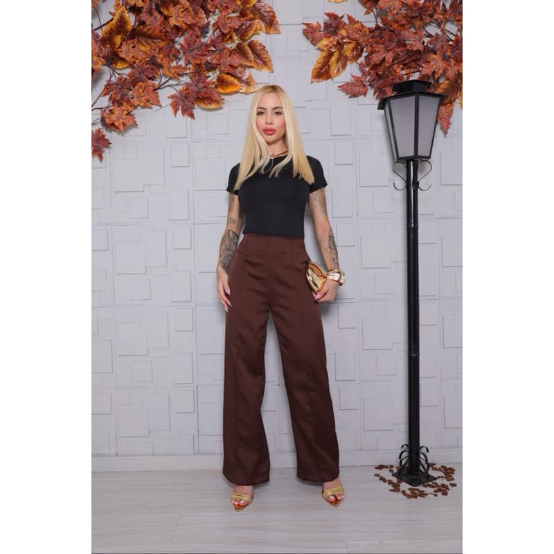 Calça Feminina Alfaiataria com Caimento Fluido e Elegante