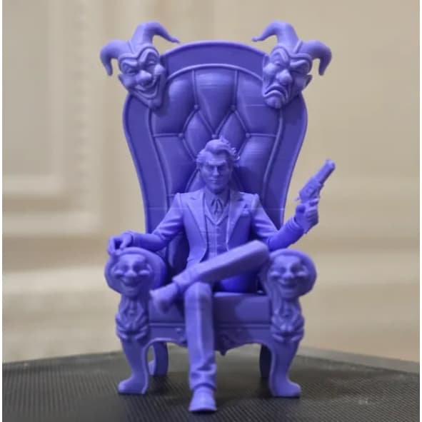 Estátua Coringa no Trono – Decoração Geek Colecionável