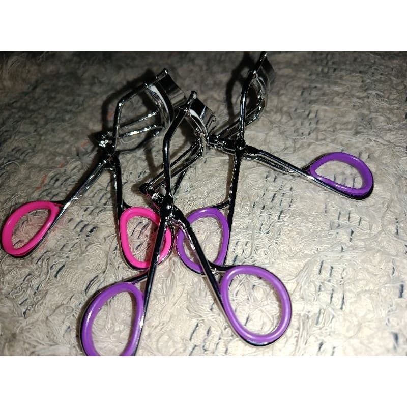 Curvador de Cílios Curvex Macrilan - Design Ergonômico, Prolonga Formato, Cores Sortidas