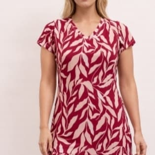Vestido Feminino Estampado Vermelho Decote V Manga Curta com Babado Moda Casual e Elegante
