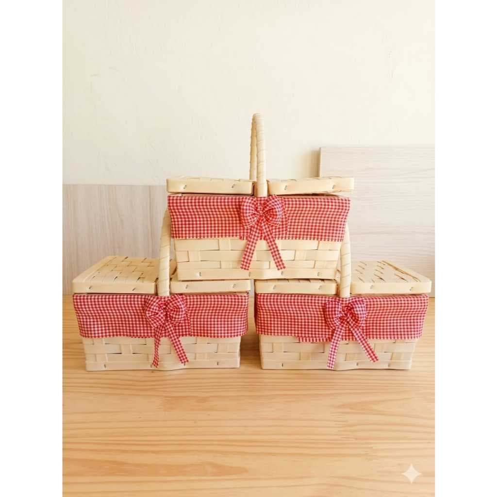Kit 30 Cestinhas De Piquenique Mini Para Presente Enfeite Decoração Com Laço e Borda em Tecido
