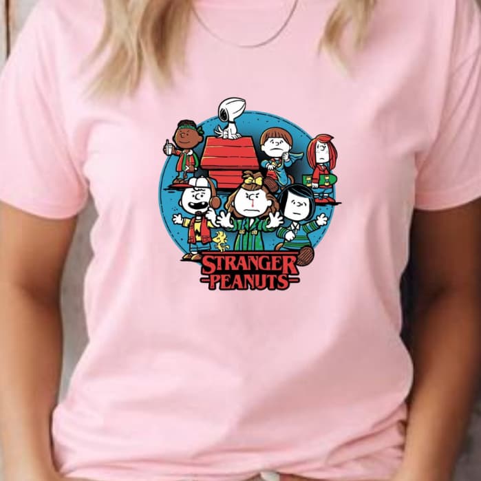 Camiseta Feminina Snoopy Stranger Things Baby Look Algodão Penteado Premium Blusa Pop Cultura