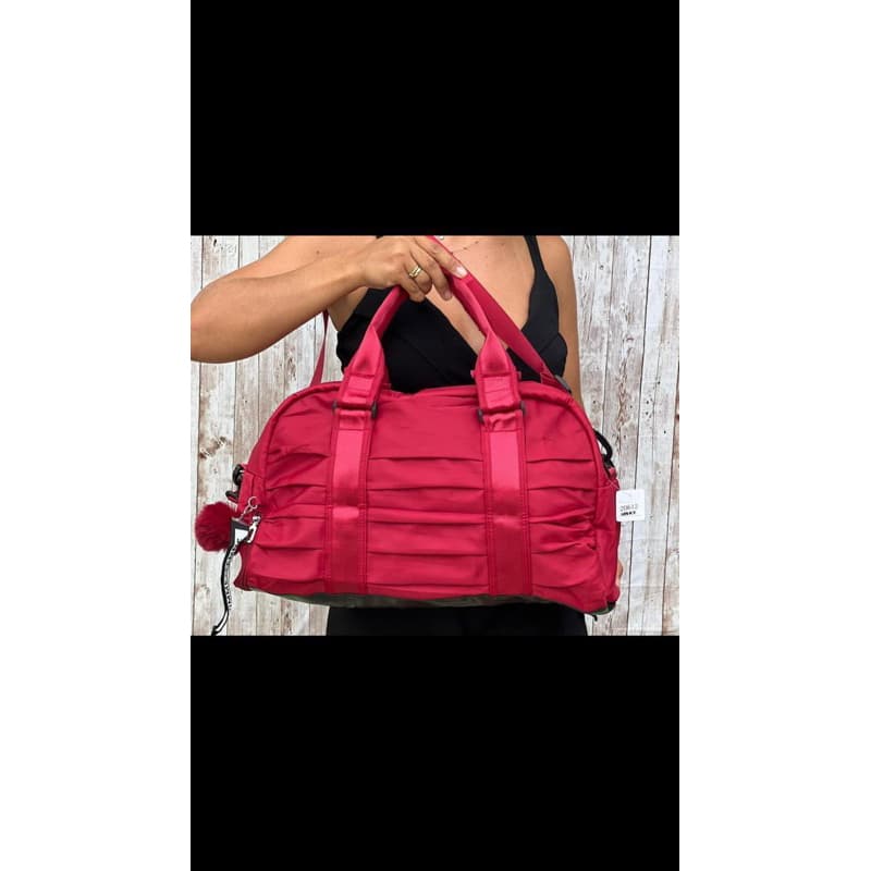 bolsa de viagem academia com pompom grande capacidade
